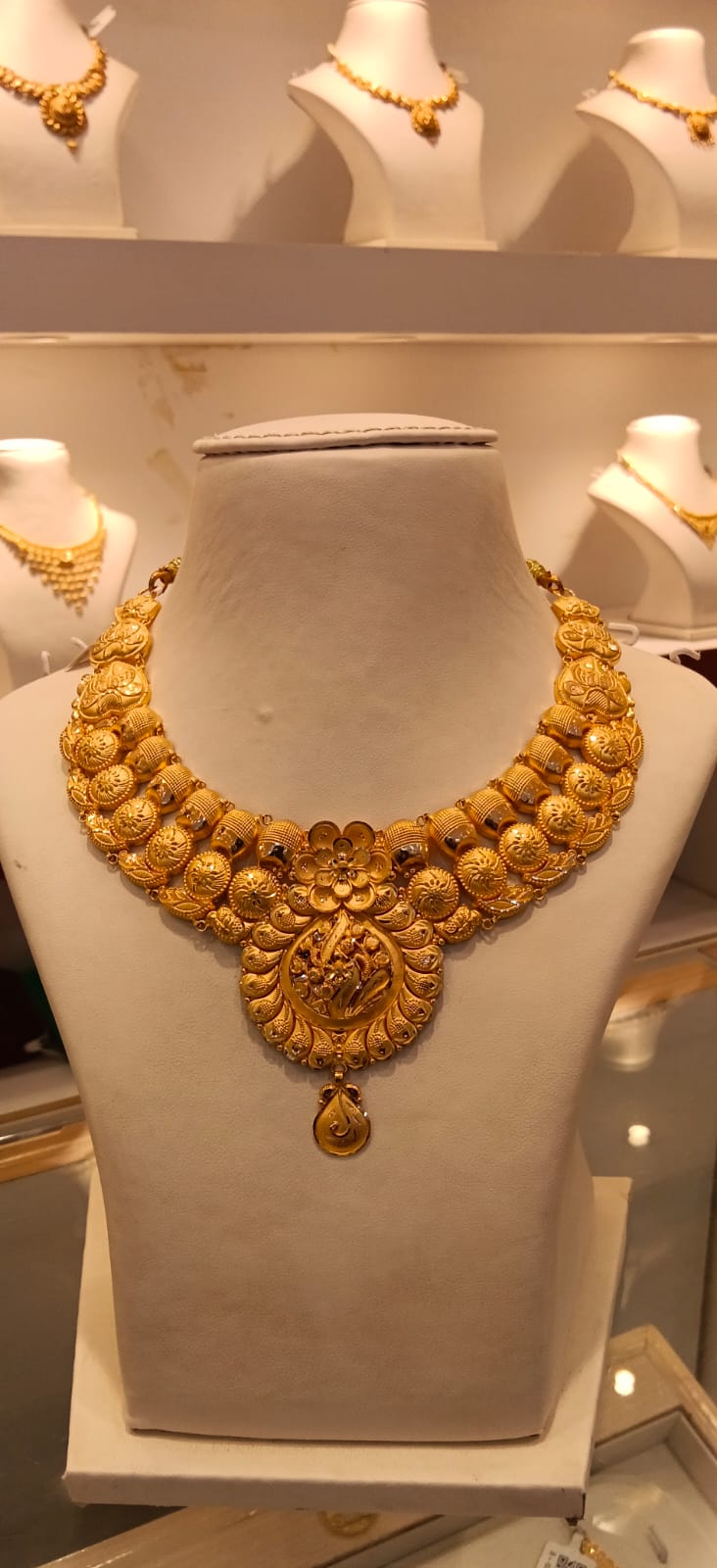 Neckles 